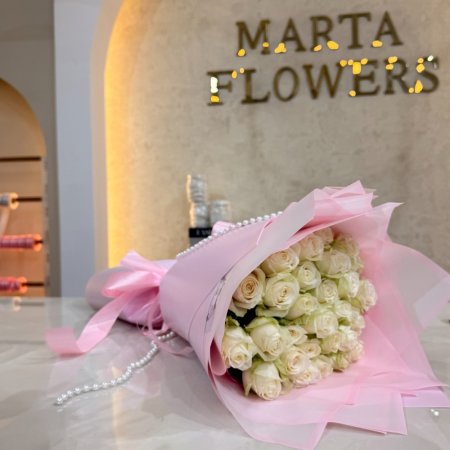 זר רומנטיקה בלבן