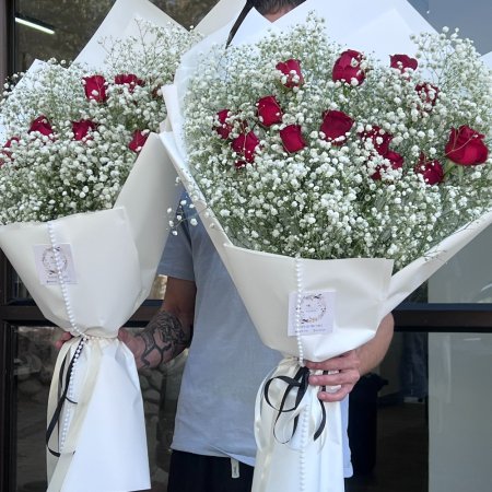 זר גבסנית בשילוב ורדים